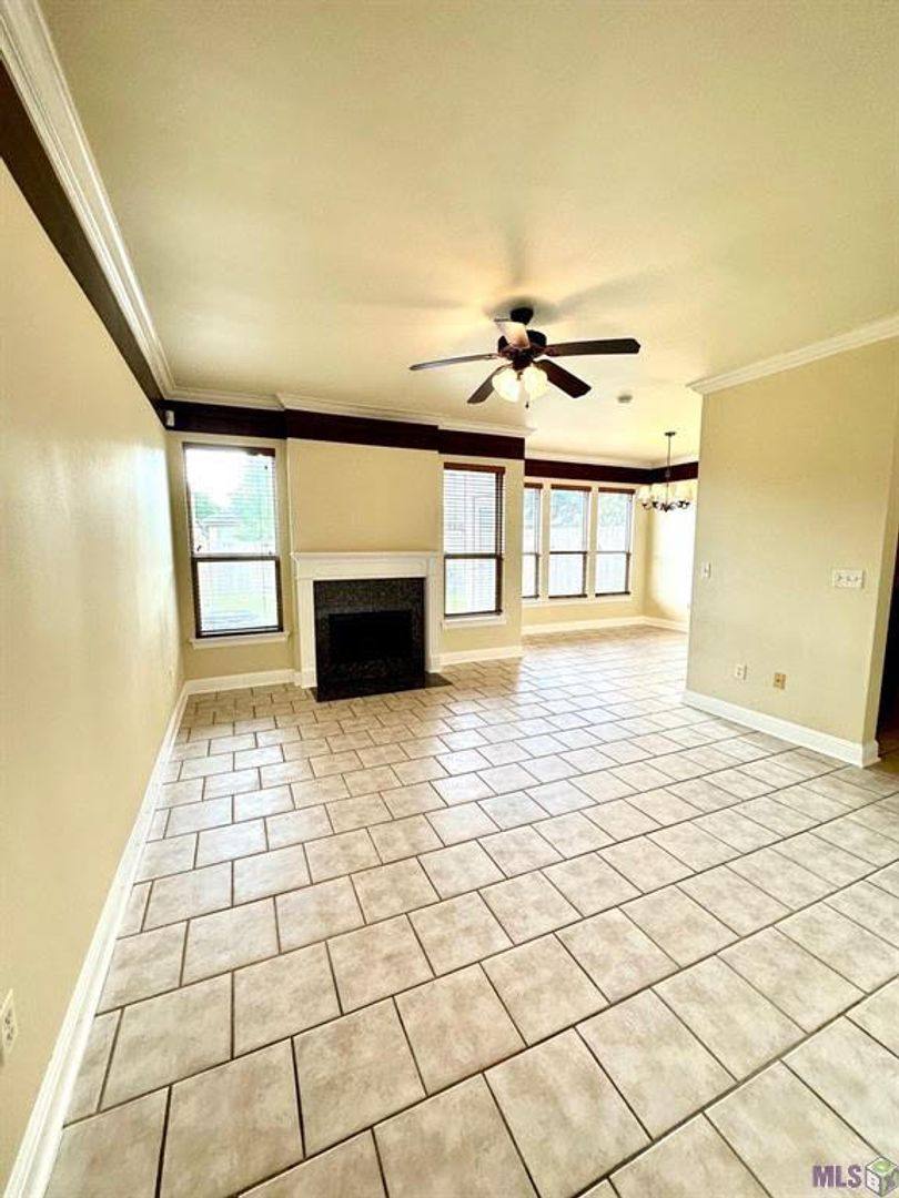 Townhouse for rent at 18163 Pinehurst Dr, Prairieville, LA 70769