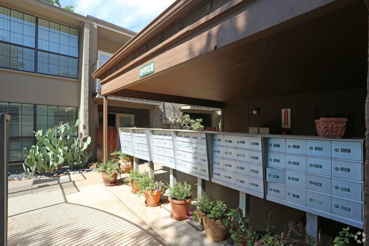 Apartment for rent at 5302 11th St, Lubbock, TX 79416