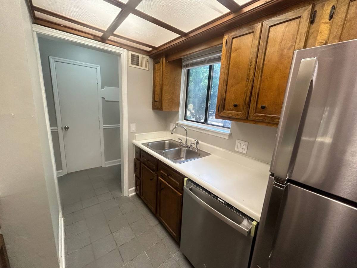 Townhouse for rent at 240-10 Jamil Rd, Columbia, SC 29210