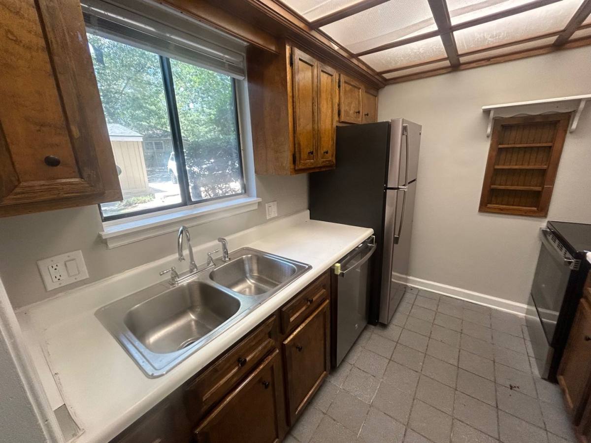 Townhouse for rent at 240-10 Jamil Rd, Columbia, SC 29210
