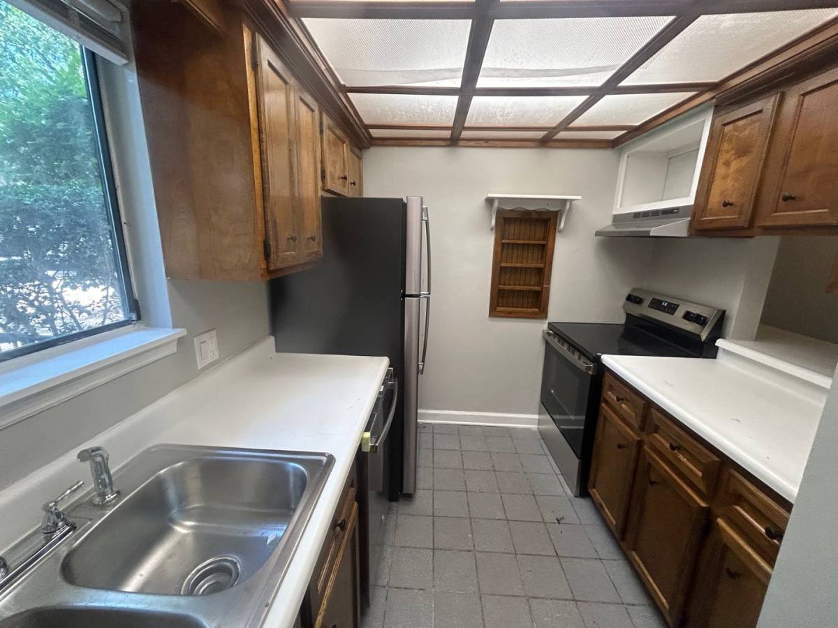 Townhouse for rent at 240-10 Jamil Rd, Columbia, SC 29210