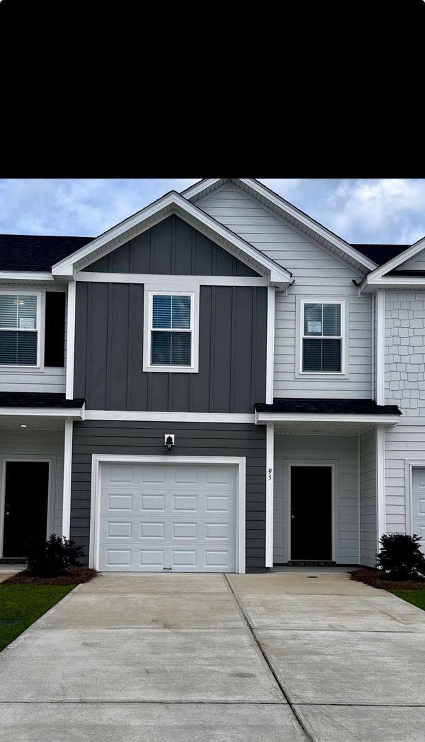 Townhouse for rent at 91 Stafford Loop, Richmond Hill, GA 31324