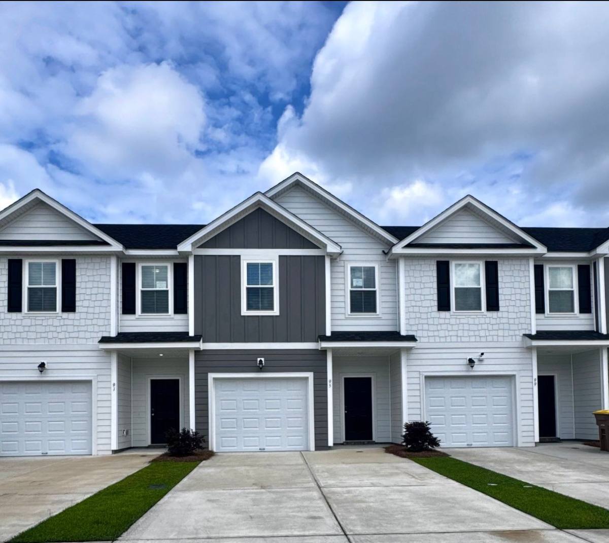 Townhouse for rent at 91 Stafford Loop, Richmond Hill, GA 31324