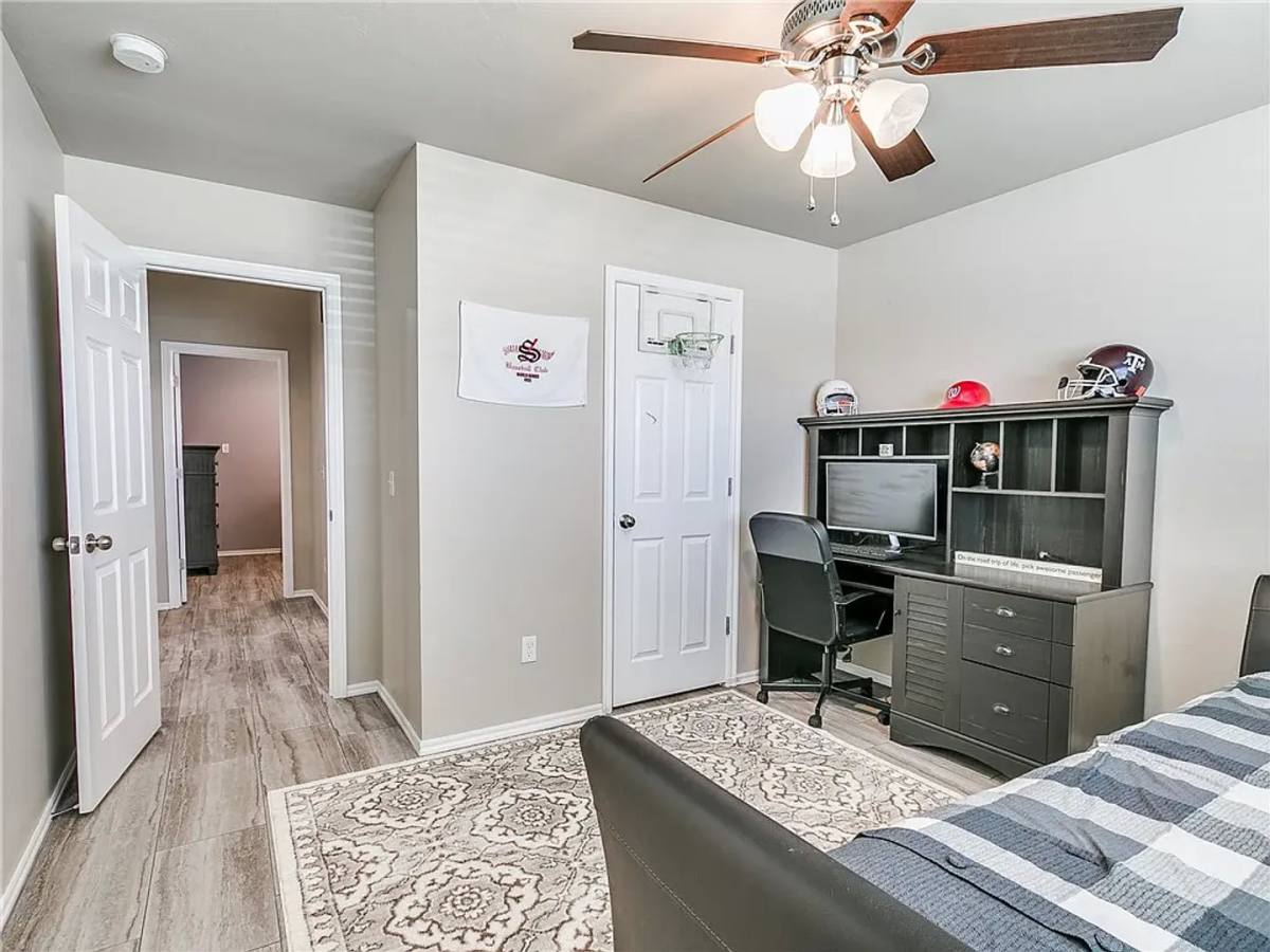 House for rent at 913 N Donald Way, Mustang, OK 73064