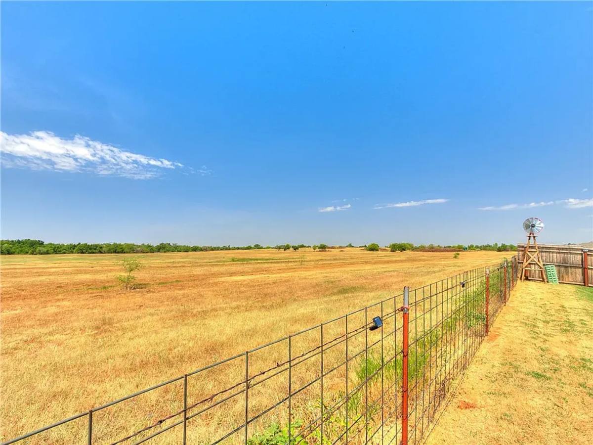 House for rent at 913 N Donald Way, Mustang, OK 73064