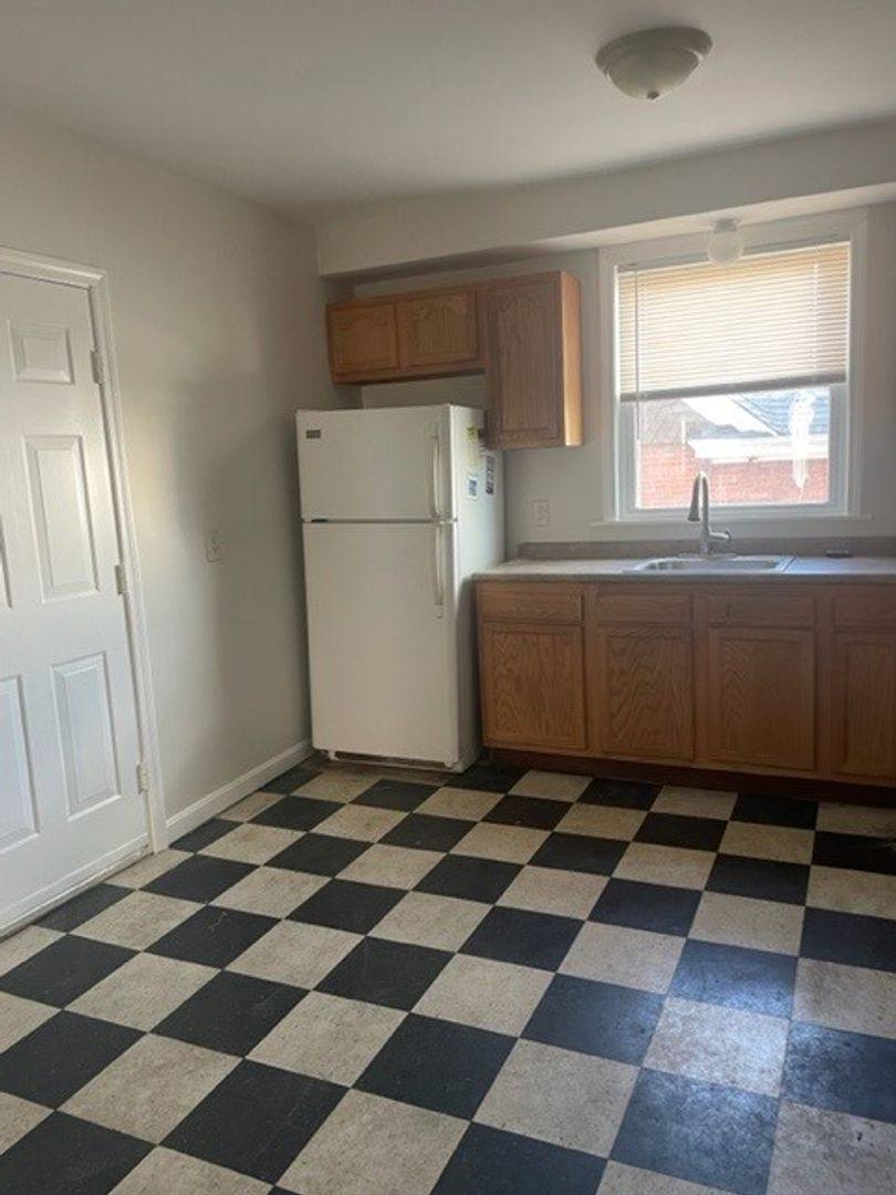Apartment for rent at 86 Sutton St, Providence, RI 02903