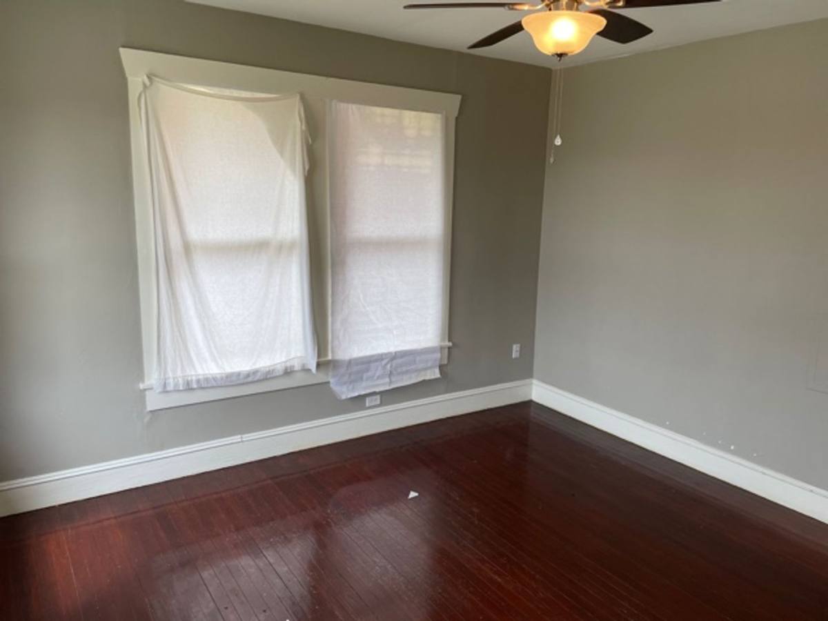 Apartment for rent at 1349 Glen Oak Place, Shreveport, LA 71103