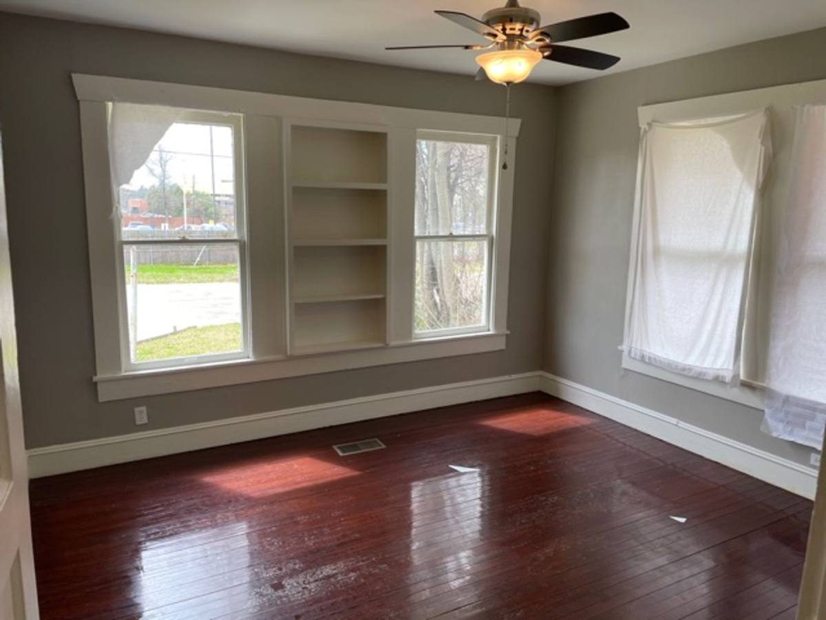 Apartment for rent at 1349 Glen Oak Place, Shreveport, LA 71103