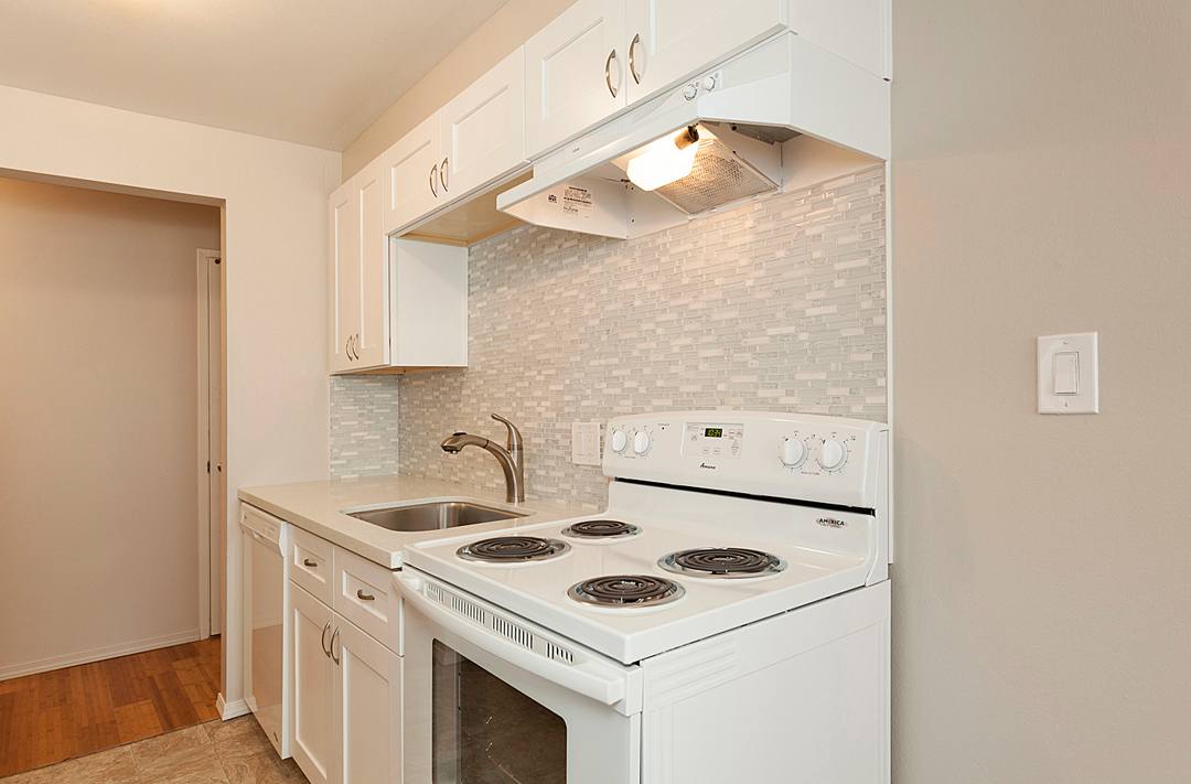 Apartment for rent at 951 N 42nd St, Seattle, WA 98103