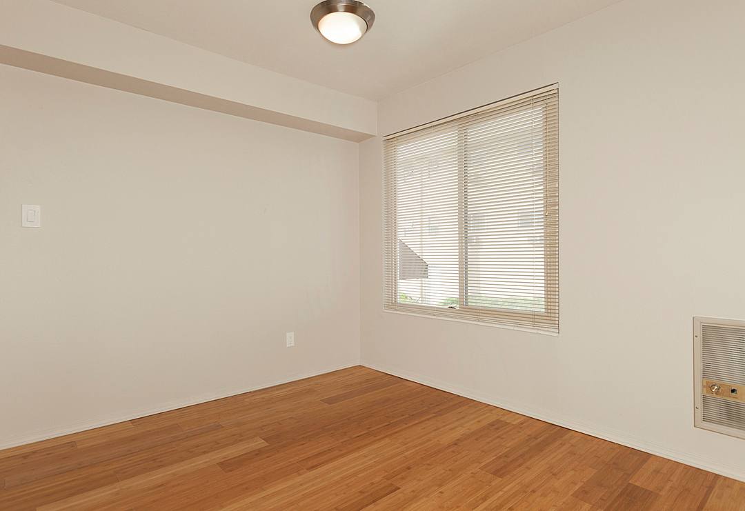 Apartment for rent at 951 N 42nd St, Seattle, WA 98103