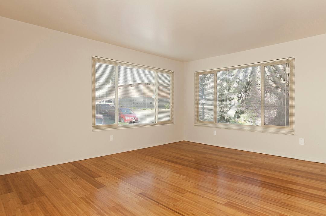 Apartment for rent at 951 N 42nd St, Seattle, WA 98103