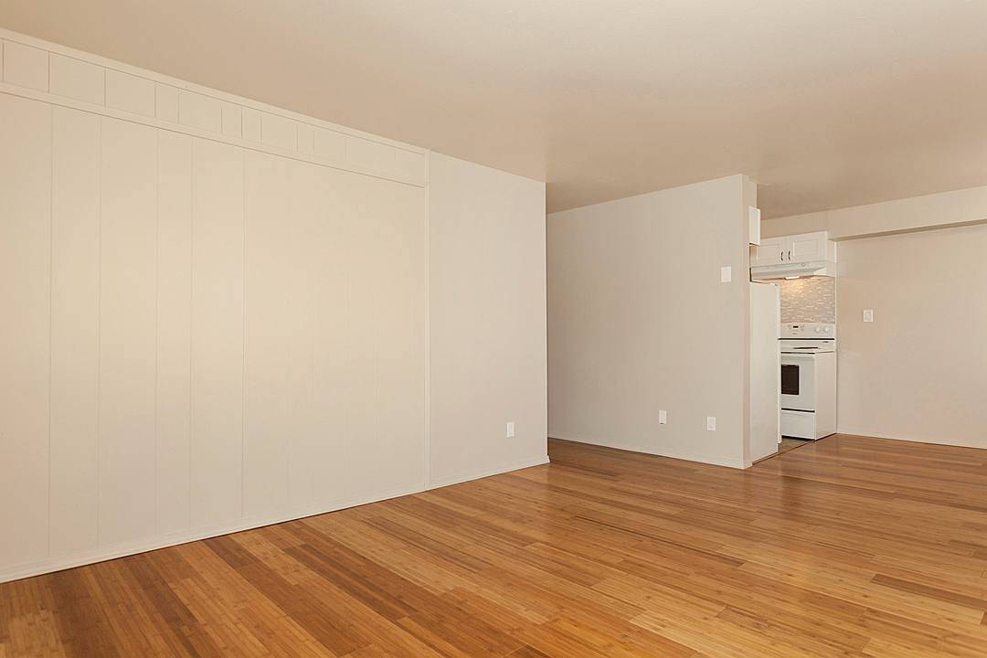 Apartment for rent at 951 N 42nd St, Seattle, WA 98103