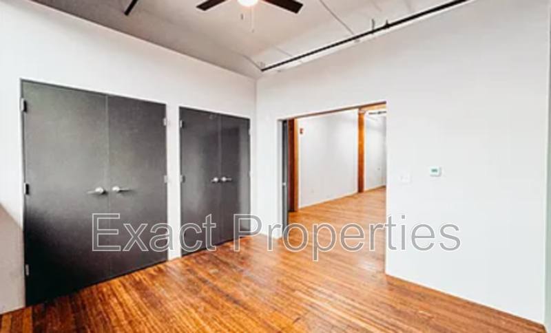 Apartment for rent at 800 Broadway Blvd, Kansas City, MO 64105