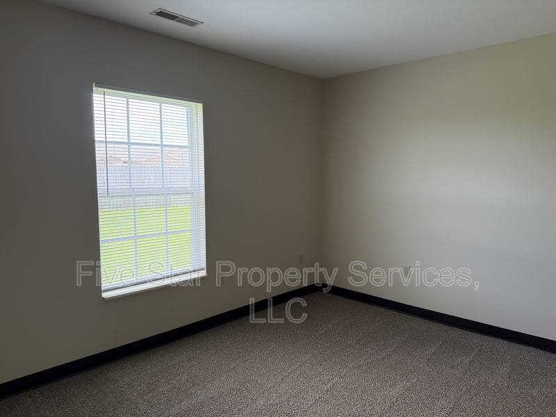 Townhouse for rent at 799 Titan Court, Chatham, IL 62629