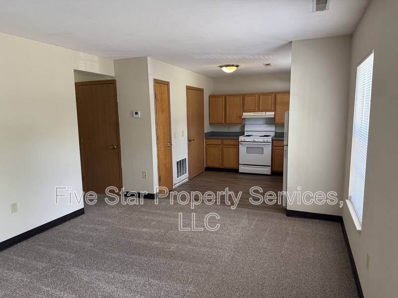 Townhouse for rent at 799 Titan Court, Chatham, IL 62629