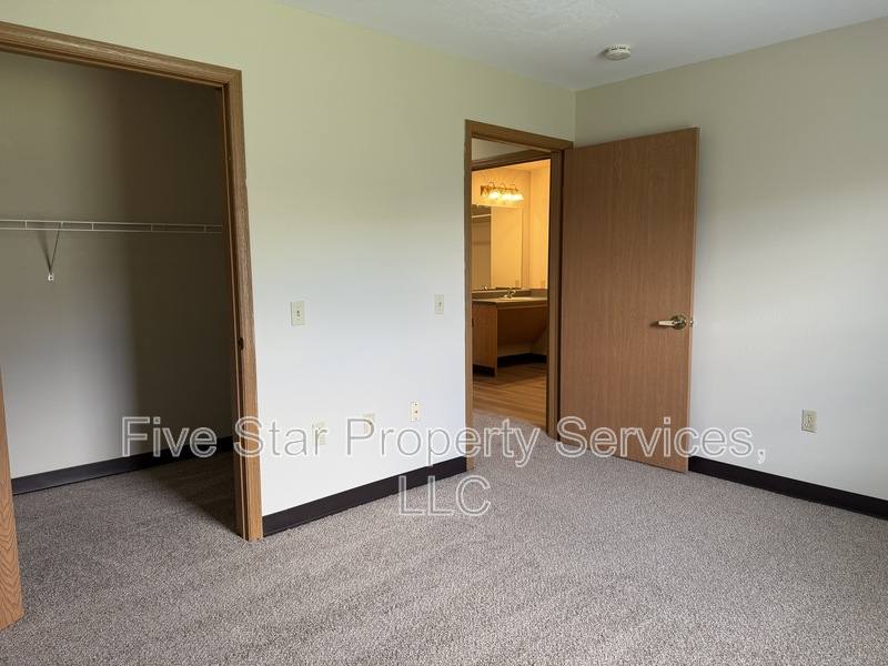 Townhouse for rent at 799 Titan Court, Chatham, IL 62629