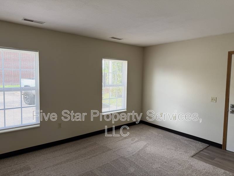 Townhouse for rent at 799 Titan Court, Chatham, IL 62629