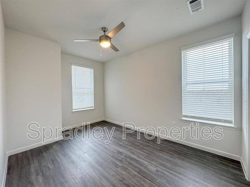 Apartment for rent at 710 Shine St, Belton, TX 76513