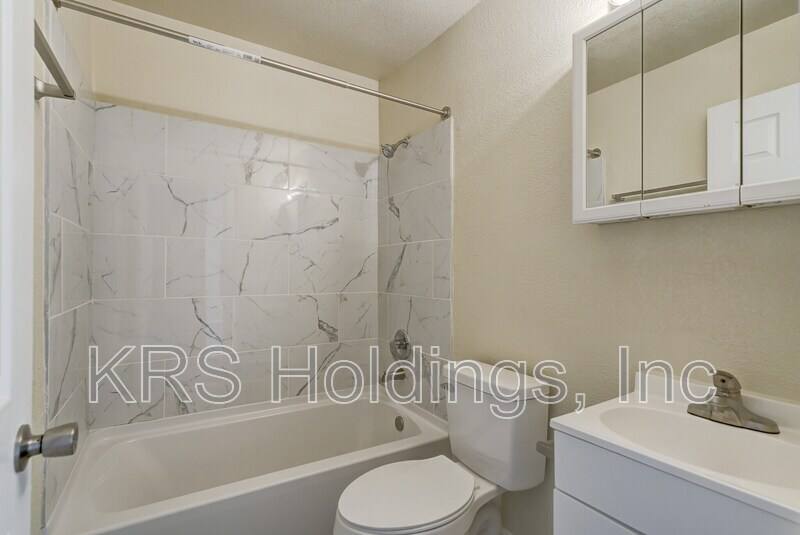 Apartment for rent at 1517 Halifax St, Petersburg, VA 23803