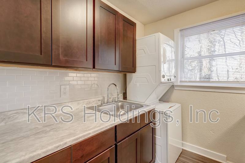 Apartment for rent at 1517 Halifax St, Petersburg, VA 23803