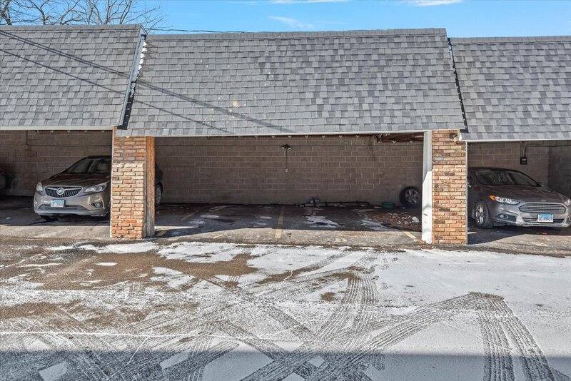 Apartment for rent at 117 S Elder Lane, Decatur, IL 62522