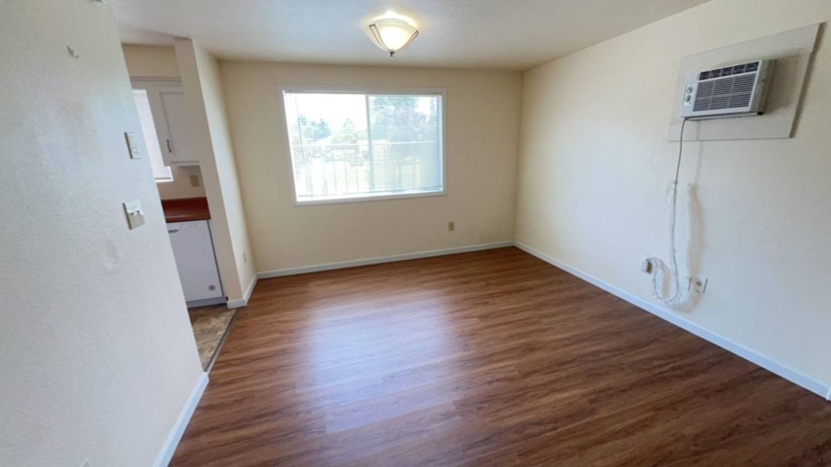 Apartment for rent at 727 SW Bridge St, Grants Pass, OR 97526