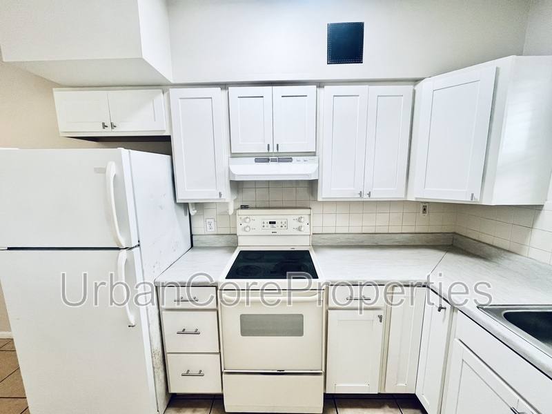 Apartment for rent at 115 7th Ave N #9, Saint Petersburg, FL 33701