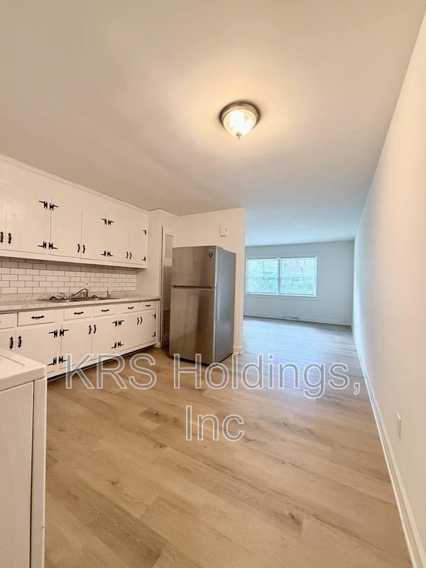 Apartment for rent at 8 Parkwood Ave, Lynchburg, VA 24501