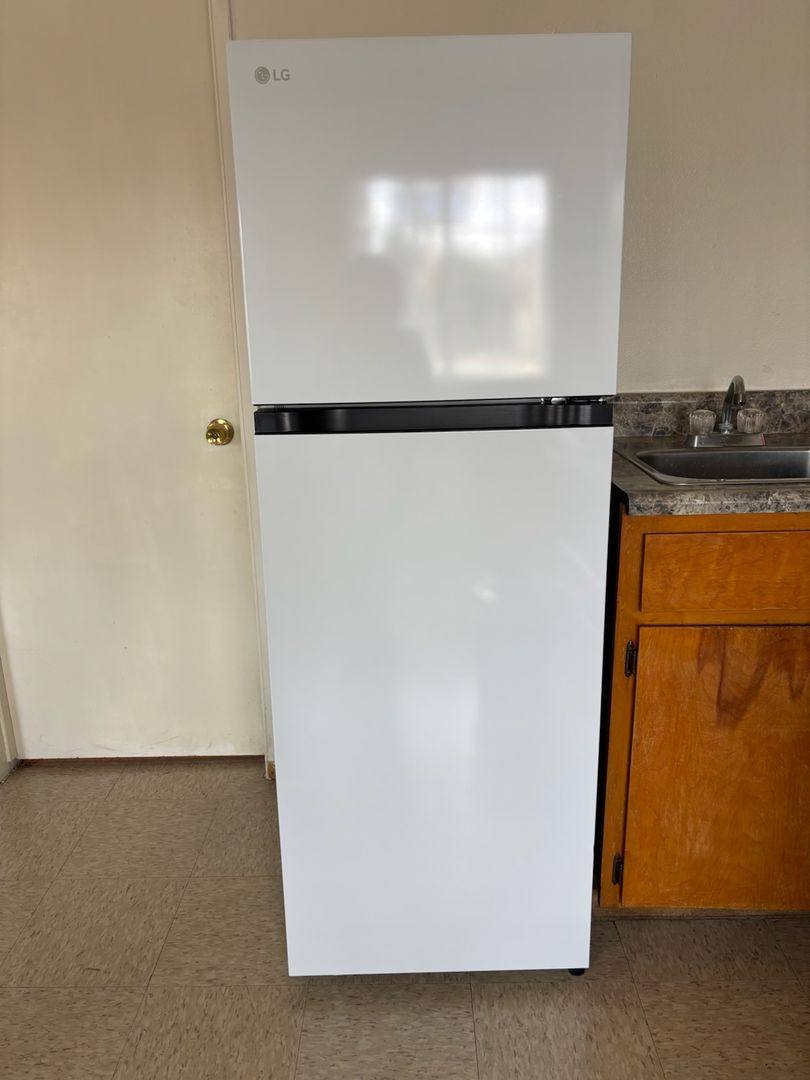 Apartment for rent at 881 W El Monte Way, Dinuba, CA 93618