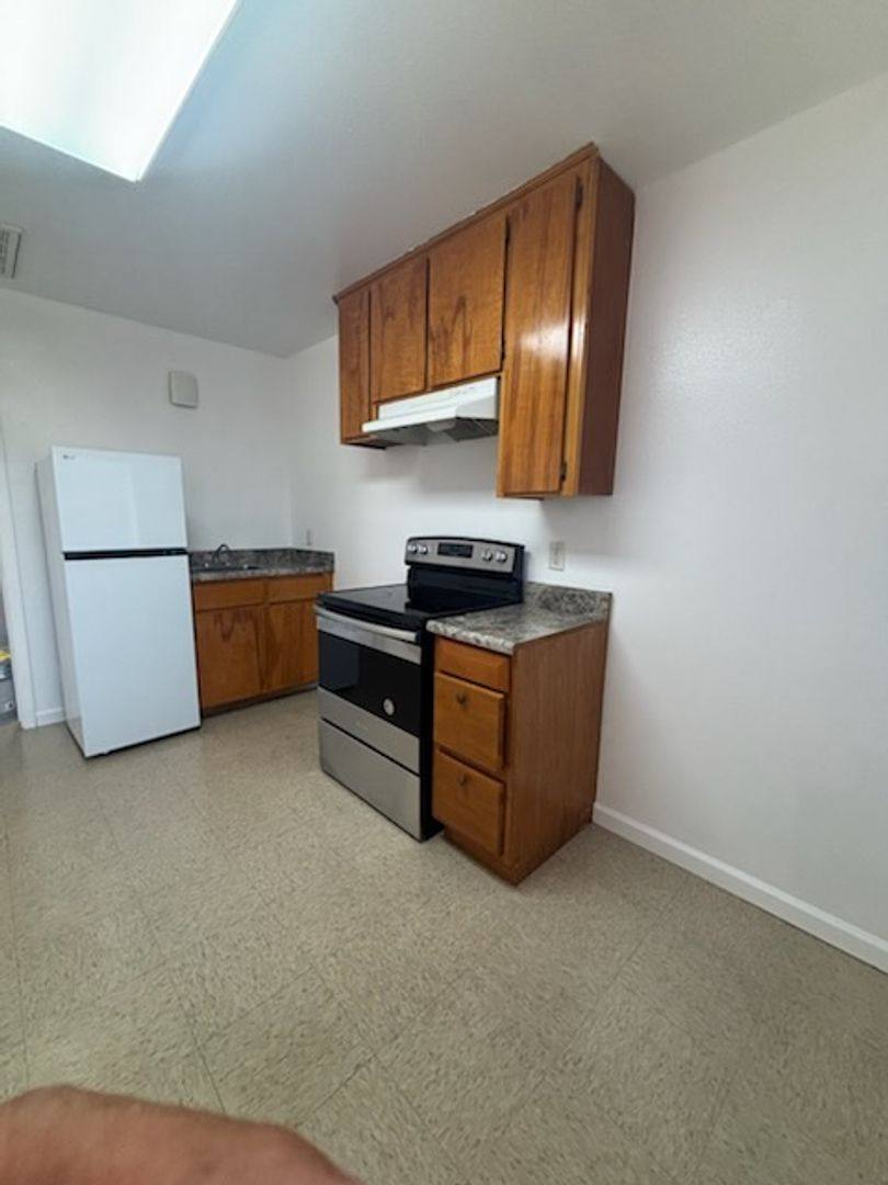 Apartment for rent at 881 W El Monte Way, Dinuba, CA 93618