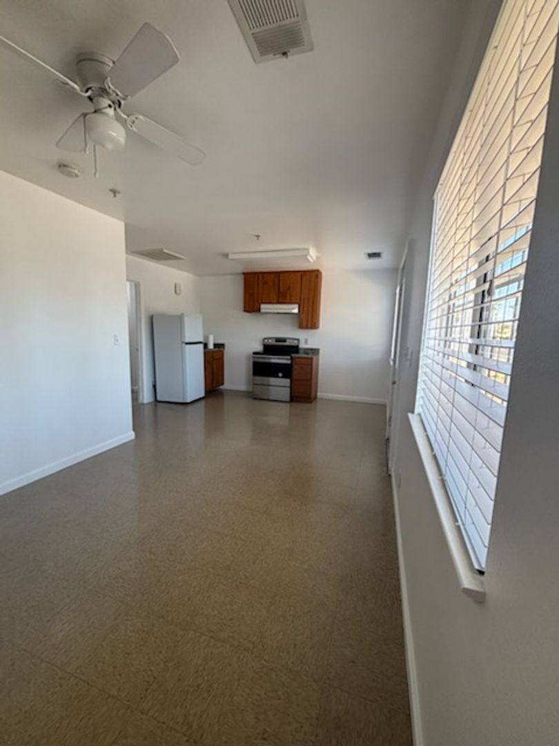 Apartment for rent at 881 W El Monte Way, Dinuba, CA 93618