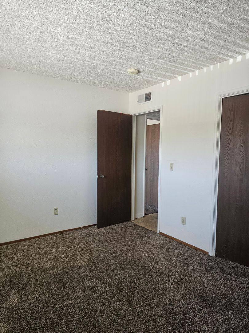 Apartment for rent at 120 N Eaton Ave, Dinuba, CA 93618