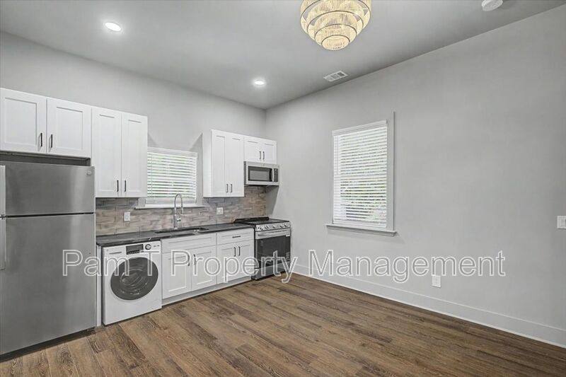 Apartment for rent at 638 E 37th St, Savannah, GA 31401