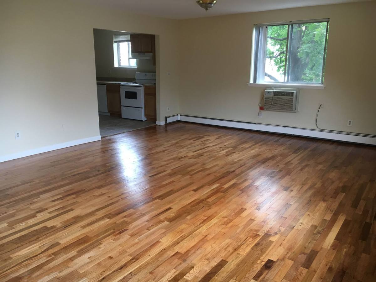 Apartment for rent at 698 Farmington Ave, West Hartford, CT 06119