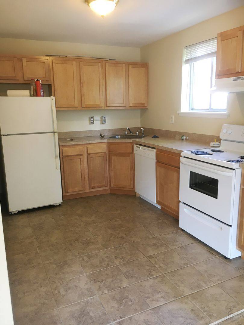 Apartment for rent at 698 Farmington Ave, West Hartford, CT 06119