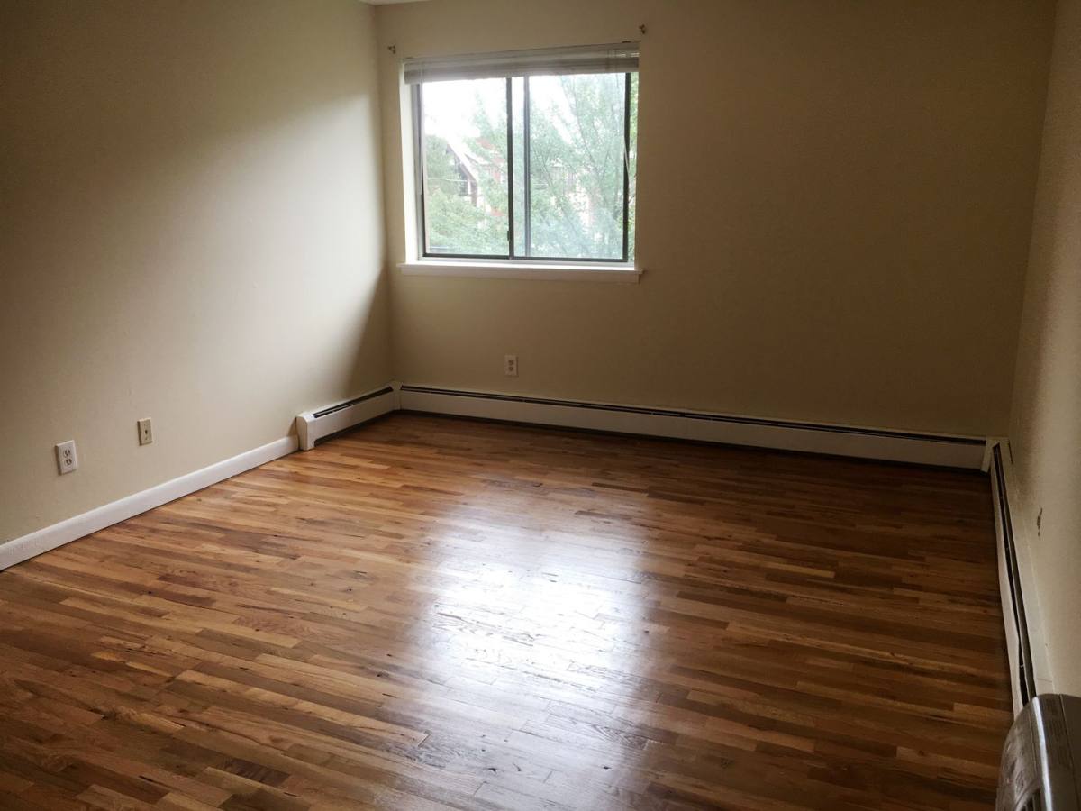 Apartment for rent at 698 Farmington Ave, West Hartford, CT 06119