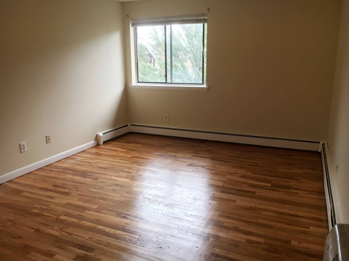 Apartment for rent at 698 Farmington Ave, West Hartford, CT 06119