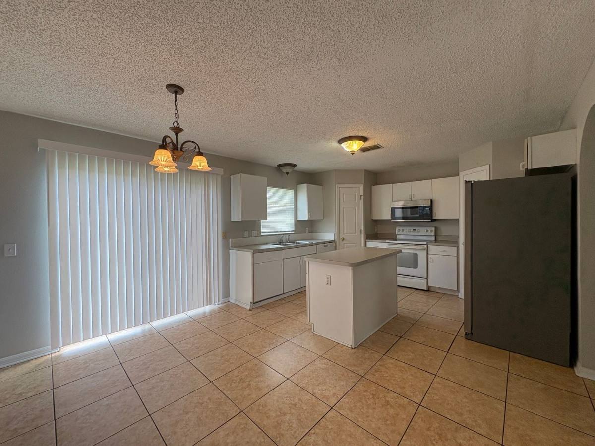 House for rent at 121 Carmel Bay Dr, Sanford, FL 32771
