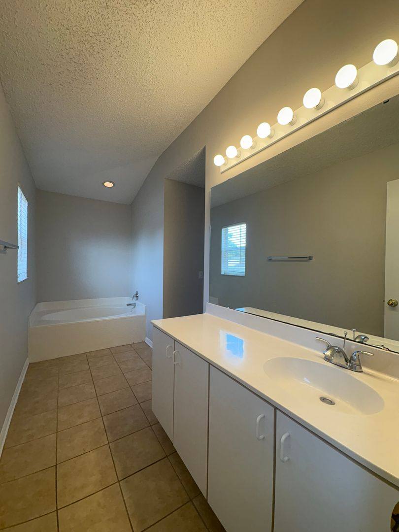 House for rent at 121 Carmel Bay Dr, Sanford, FL 32771