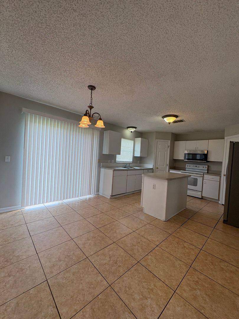 House for rent at 121 Carmel Bay Dr, Sanford, FL 32771