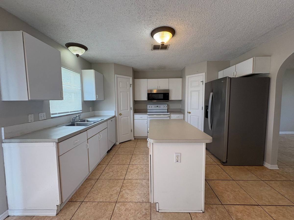 House for rent at 121 Carmel Bay Dr, Sanford, FL 32771