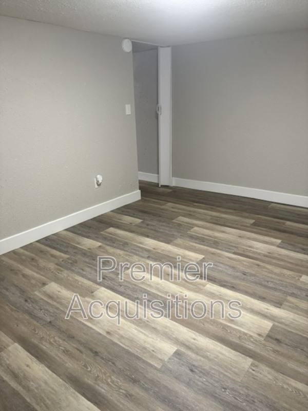 Apartment for rent at 702 Biltmore Blvd, South Roxana, IL 62087