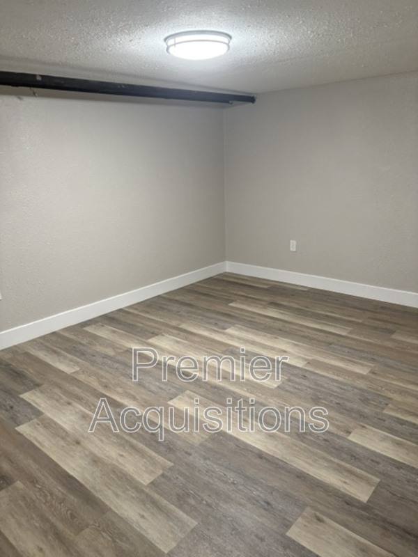 Apartment for rent at 702 Biltmore Blvd, South Roxana, IL 62087