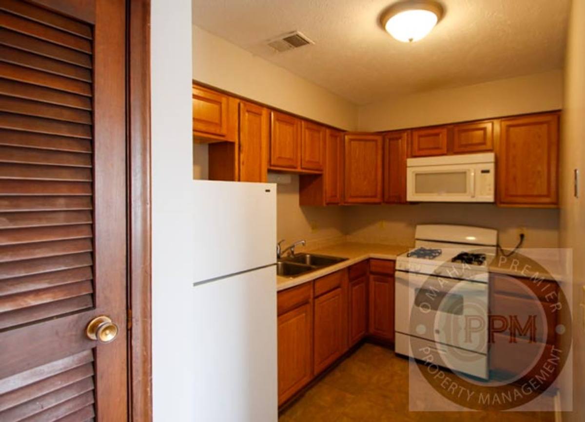 Apartment for rent at 1016 N 47th Ave, Omaha, NE 68132