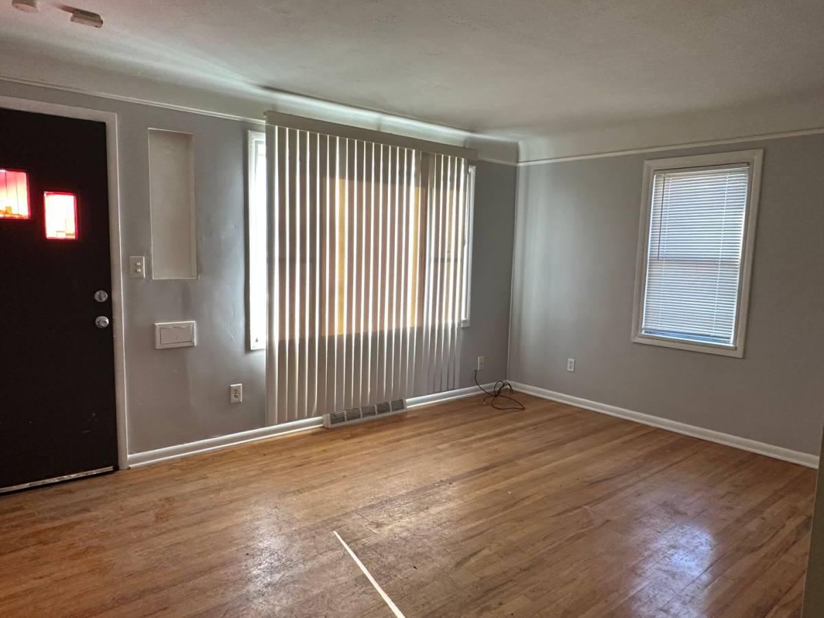 House for rent at 11018 Peony Ave, Cleveland, OH 44111