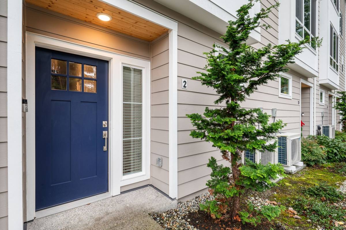 Townhouse for rent at 6636 NE 188th Court, Kenmore, WA 98028