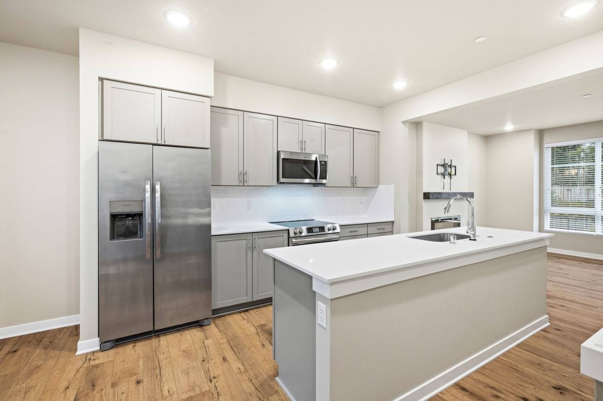 Townhouse for rent at 6636 NE 188th Court, Kenmore, WA 98028