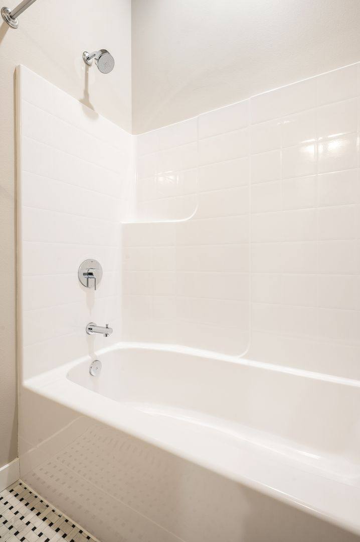 Townhouse for rent at 6636 NE 188th Court, Kenmore, WA 98028