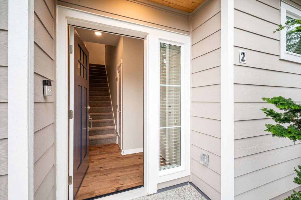 Townhouse for rent at 6636 NE 188th Court, Kenmore, WA 98028