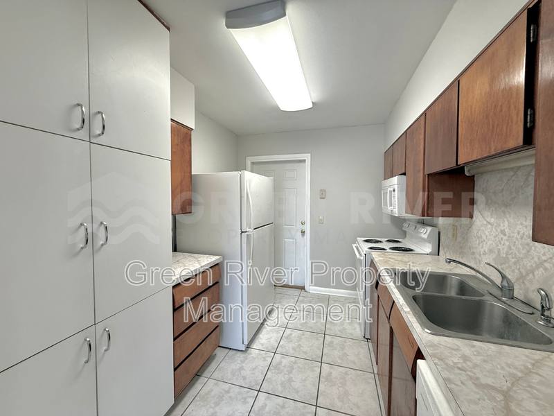 House for rent at 7963 Le Mans Dr, Jacksonville, FL 32210
